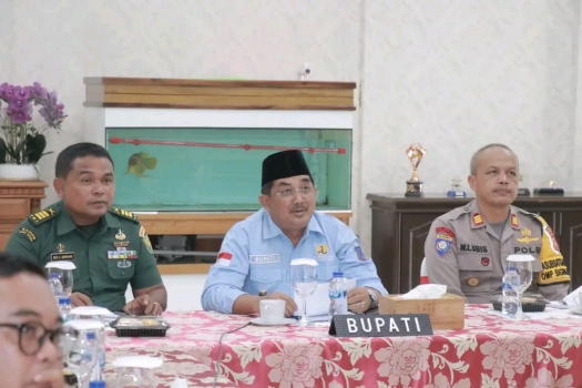 250205075105-bupat.jpg