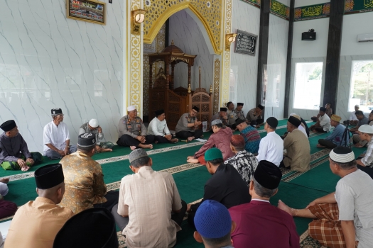 250425230407-jumat.jpg