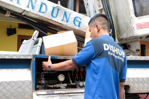 250513181217-warga.jpg