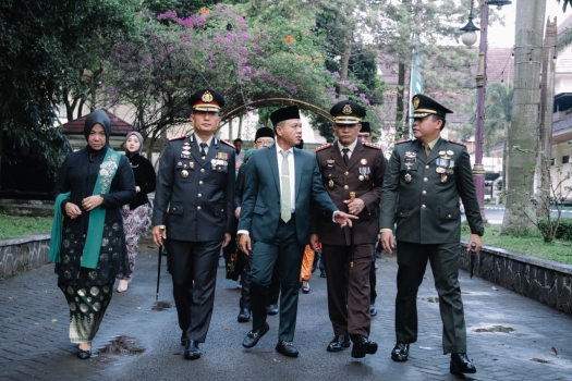 250703120051-hadir.jpg