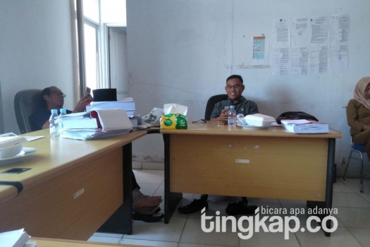 250721152636-komis.jpg
