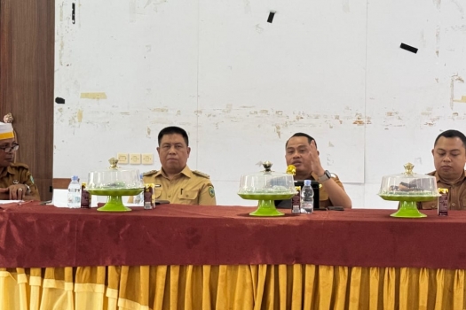 251021145352-camat.jpg