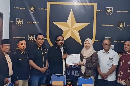 251031183330-silat.jpg