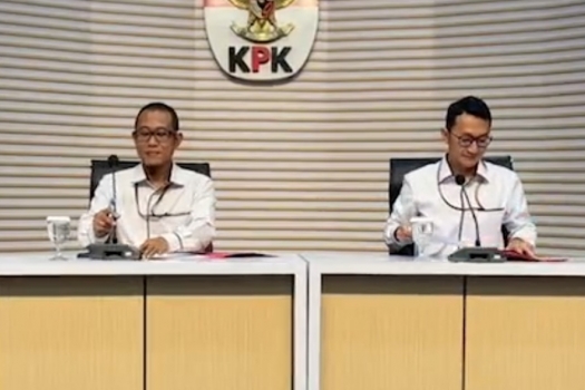 260810230313-kpk-t.jpg